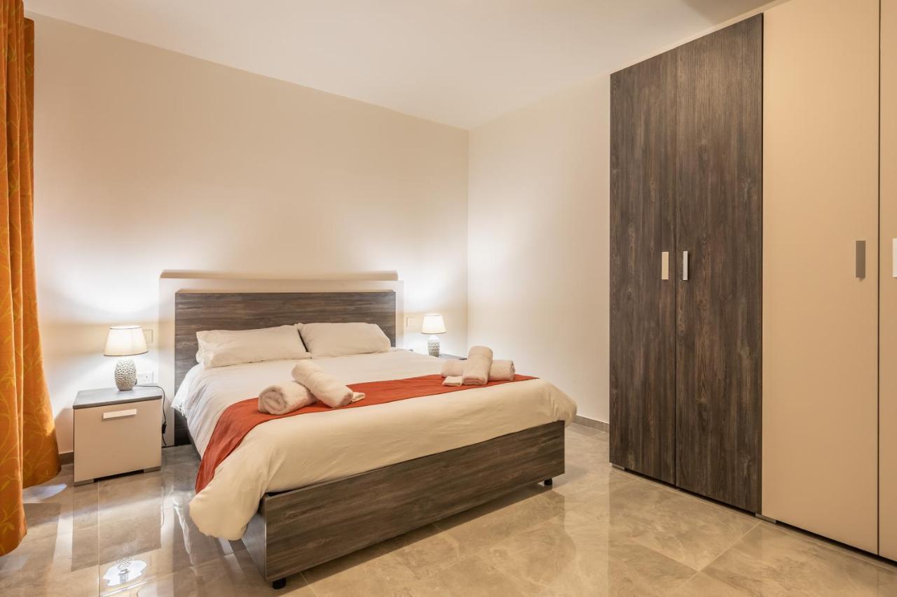 3 Bedroom Apartment - Walking Distance From Airport Gudja Εξωτερικό φωτογραφία
